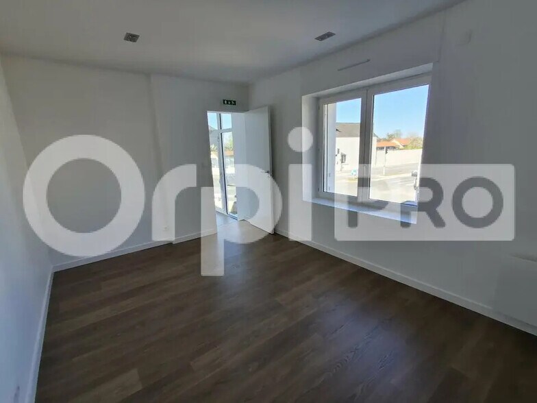 Office in Guérande for lease - Interior Photo - Image 3 of 6