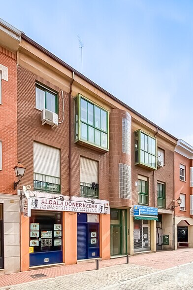 Retail in Alcalá de Henares, Madrid for lease - Building Photo - Image 2 of 2