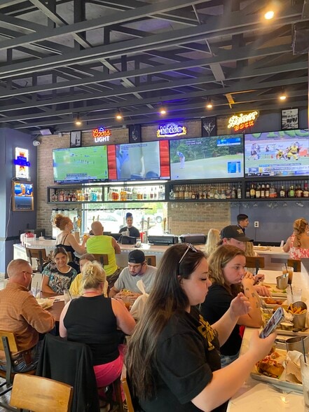 W Russell Ave portfolio of 2 properties for sale on LoopNet.com - Interior Photo - Image 3 of 5