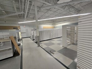 4208 E Blue Grass Rd, Mount Pleasant, MI for lease Interior Photo- Image 2 of 5