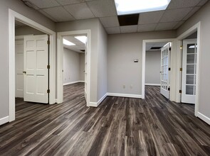 4400 Silas Creek Pky, Winston-Salem, NC for lease Interior Photo- Image 2 of 3