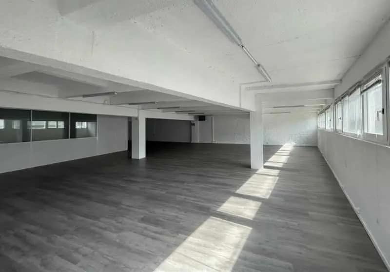 Office in Montreuil for lease - Interior Photo - Image 2 of 21