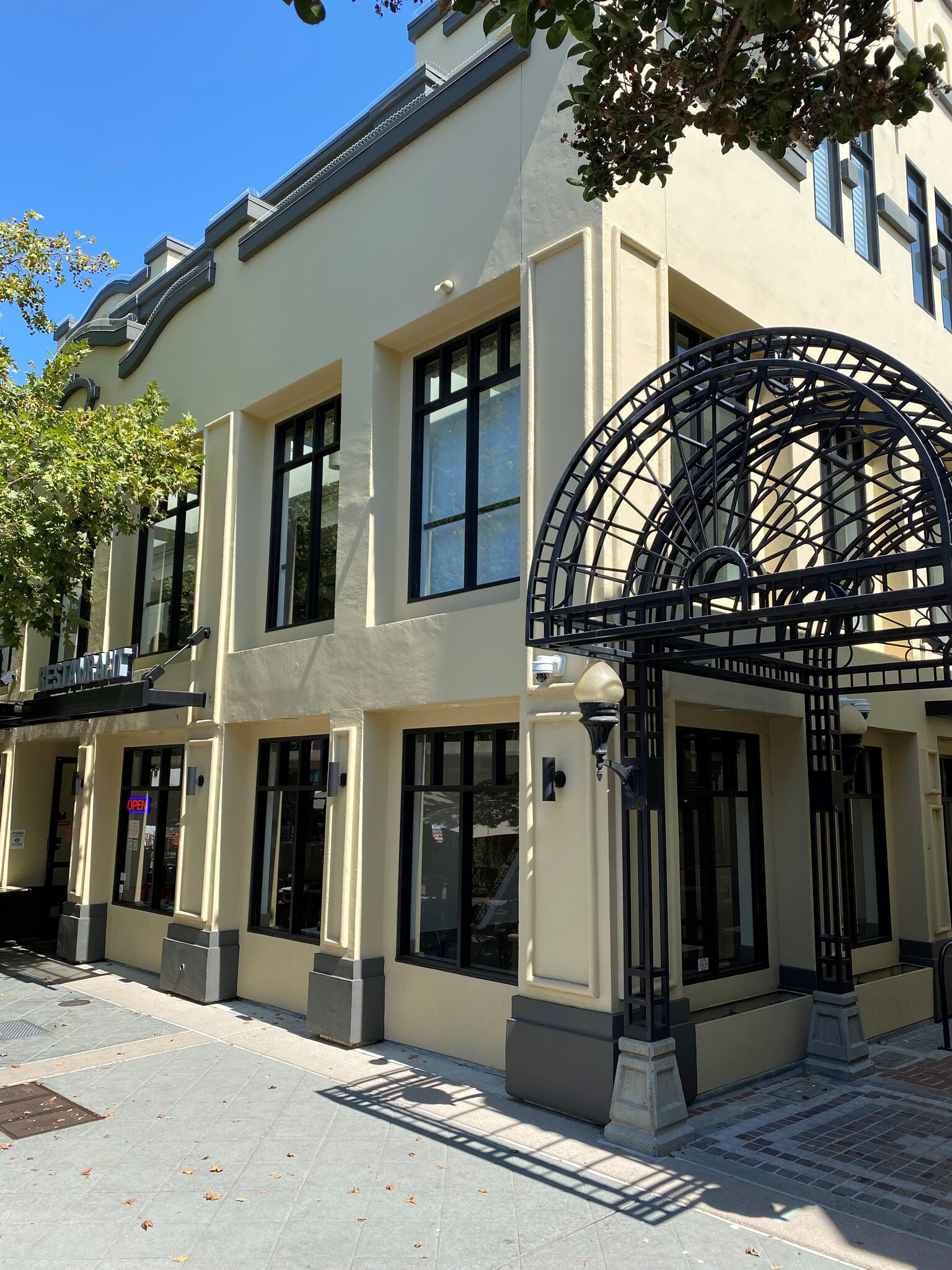 153 Castro St, Mountain View, CA for lease Interior Photo- Image 1 of 13