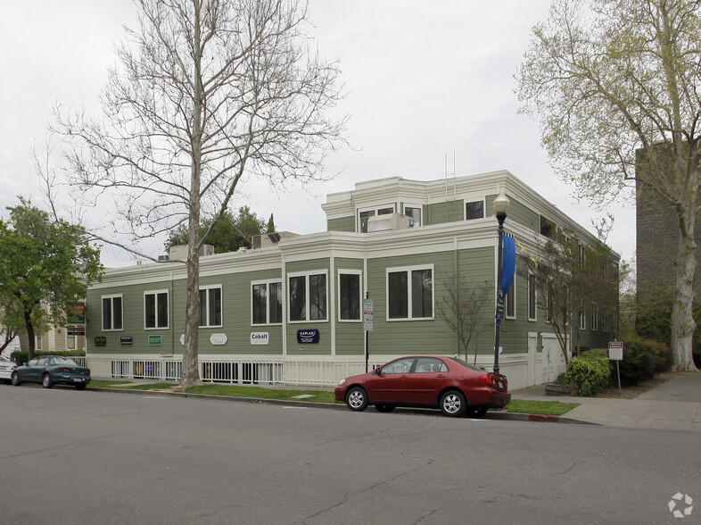 132 E St, Davis, CA for lease - Building Photo - Image 1 of 9