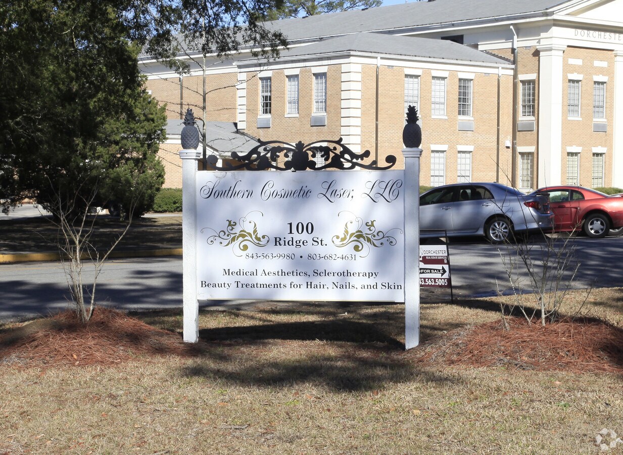 100 Ridge St, Saint SC 29477