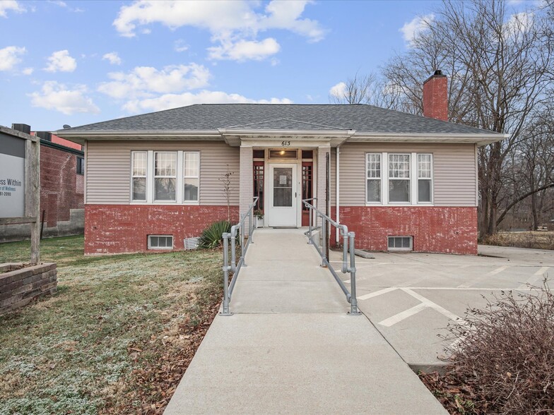 613 N Main St, Columbia, IL for sale - Building Photo - Image 1 of 1