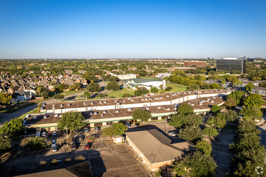 3300-3352 Walnut Bend Ln, Houston, TX for lease - Aerial - Image 3 of 3