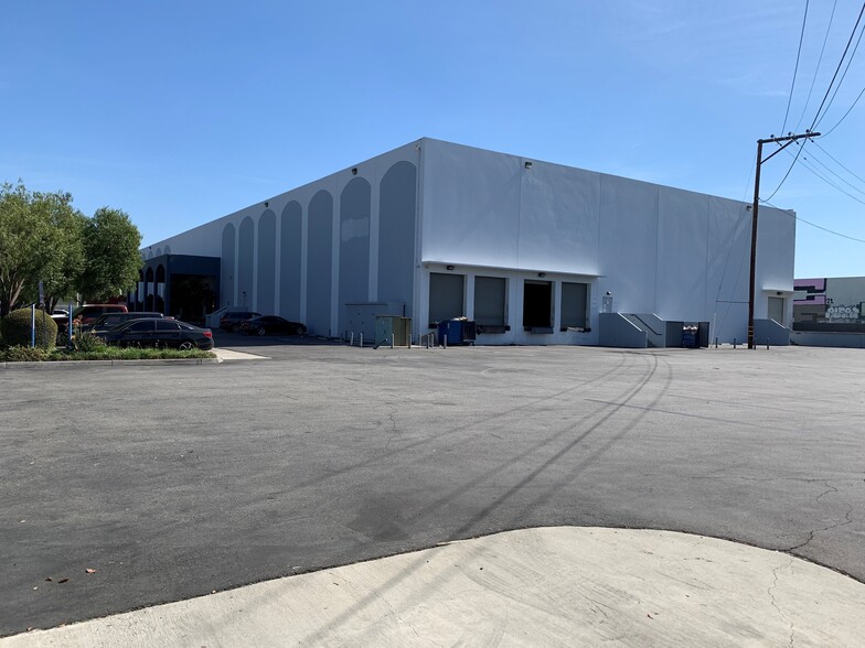 5550-5678 Ferguson Dr, Commerce, CA for lease - Building Photo - Image 3 of 25