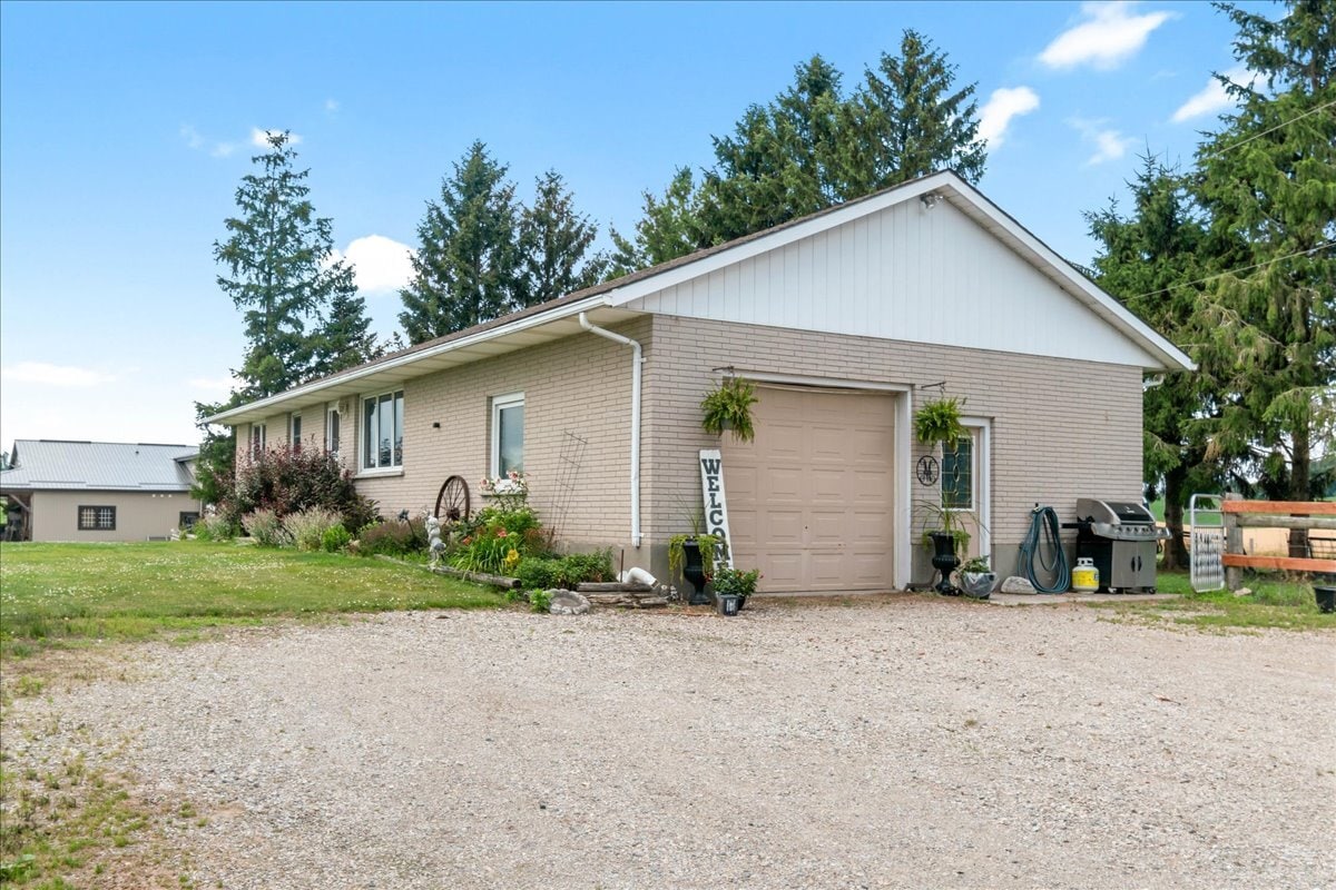 383731 Salford Rd, Salford, ON for sale Primary Photo- Image 1 of 21