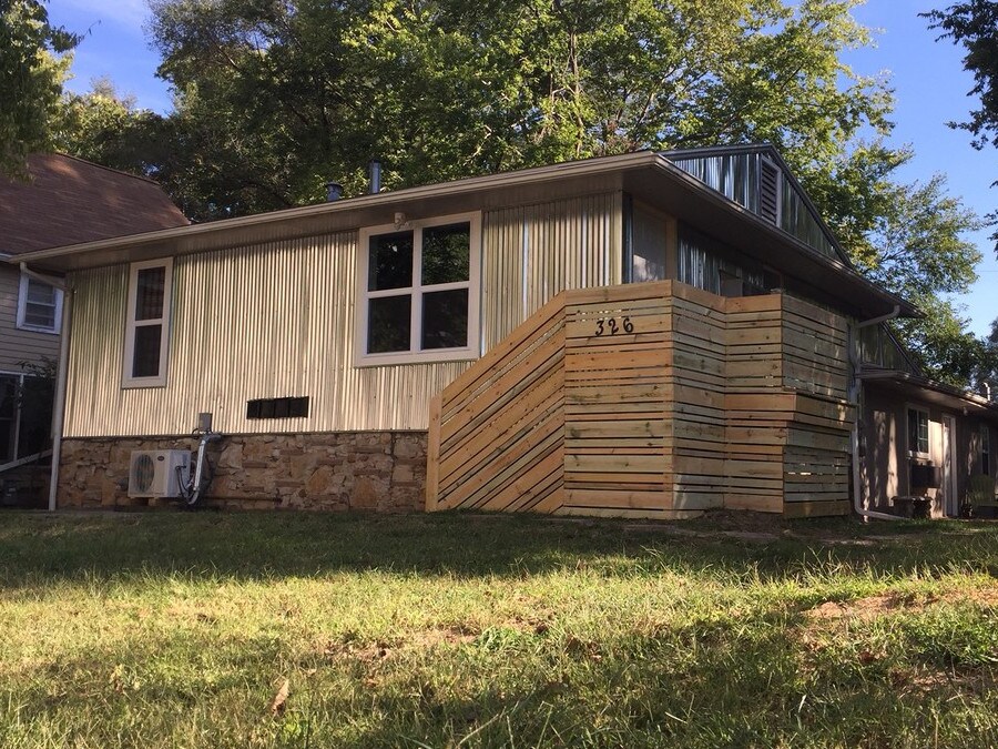 326 Locust St, Lawrence, KS for sale Building Photo- Image 1 of 1