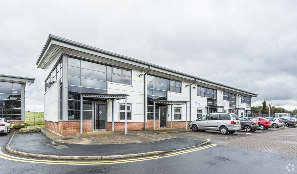 Trident Way, Blackburn for lease - Building Photo - Image 3 of 4