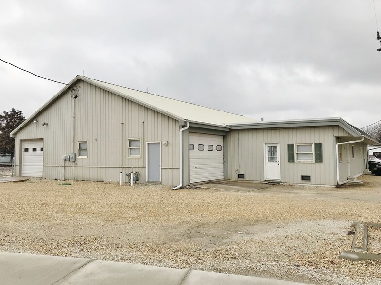 101 E 2nd St, Big Rock, IL for sale - Primary Photo - Image 1 of 1