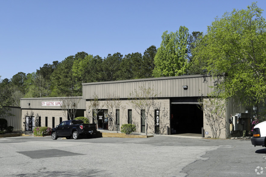 4500-4510 Preslyn Dr, Raleigh, NC for lease - Building Photo - Image 1 of 10