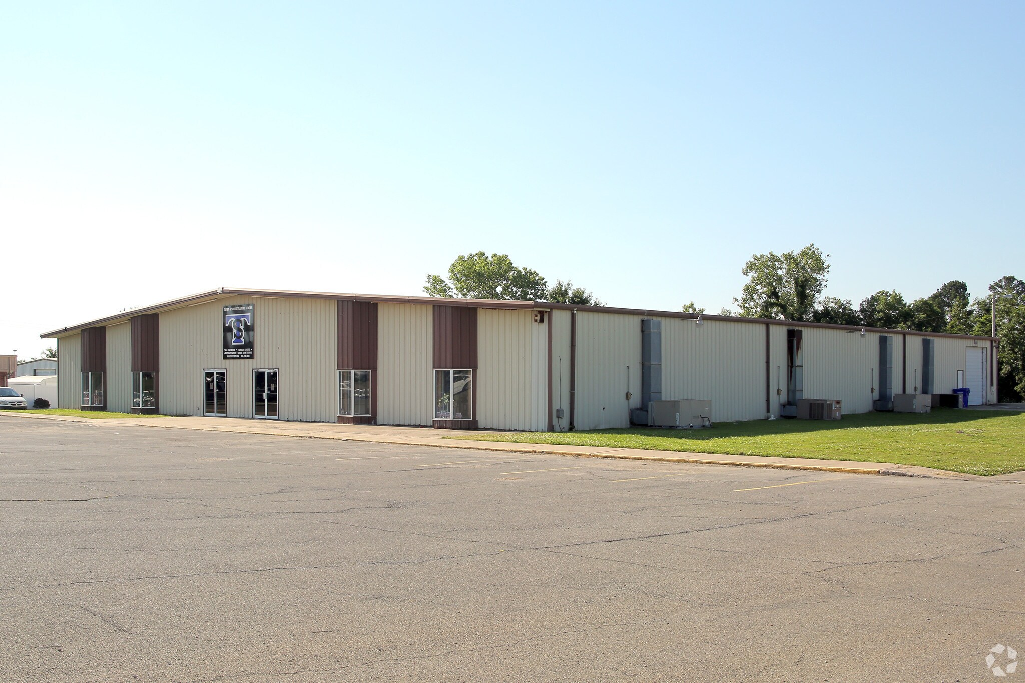 2625 E Shawnee Rd, Muskogee, OK for sale Primary Photo- Image 1 of 1