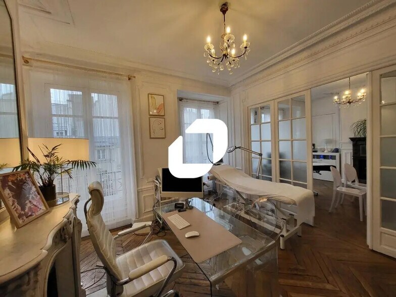 Office in Paris for lease - Interior Photo - Image 1 of 7