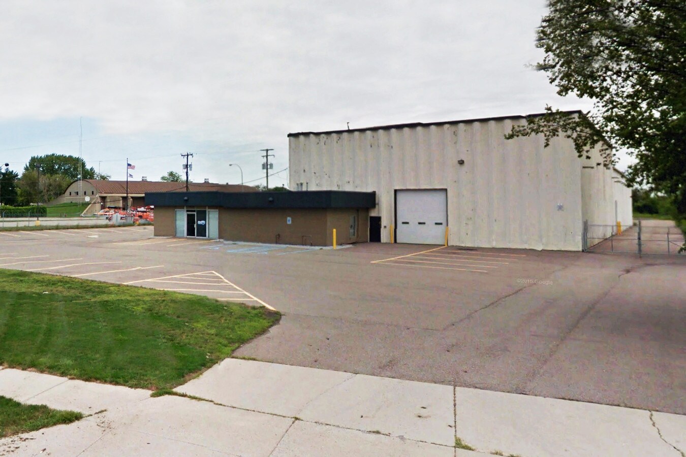 1900 Stephenson Hwy, Troy, MI 48083