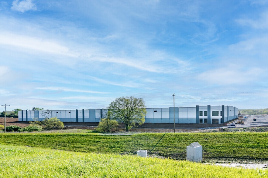 406 Logistics Dr, Shelbyville, KY for lease - Building Photo - Image 3 of 3