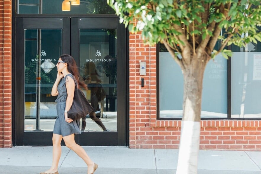 594 Dean St, Brooklyn, NY for lease - Building Photo - Image 1 of 9