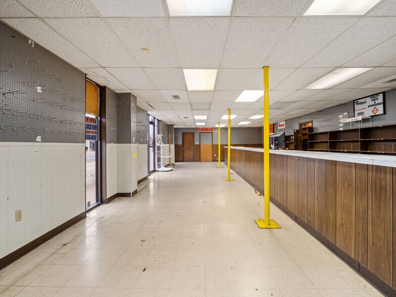 2214 Lee St, Alexandria, LA 71301 Office for Sale