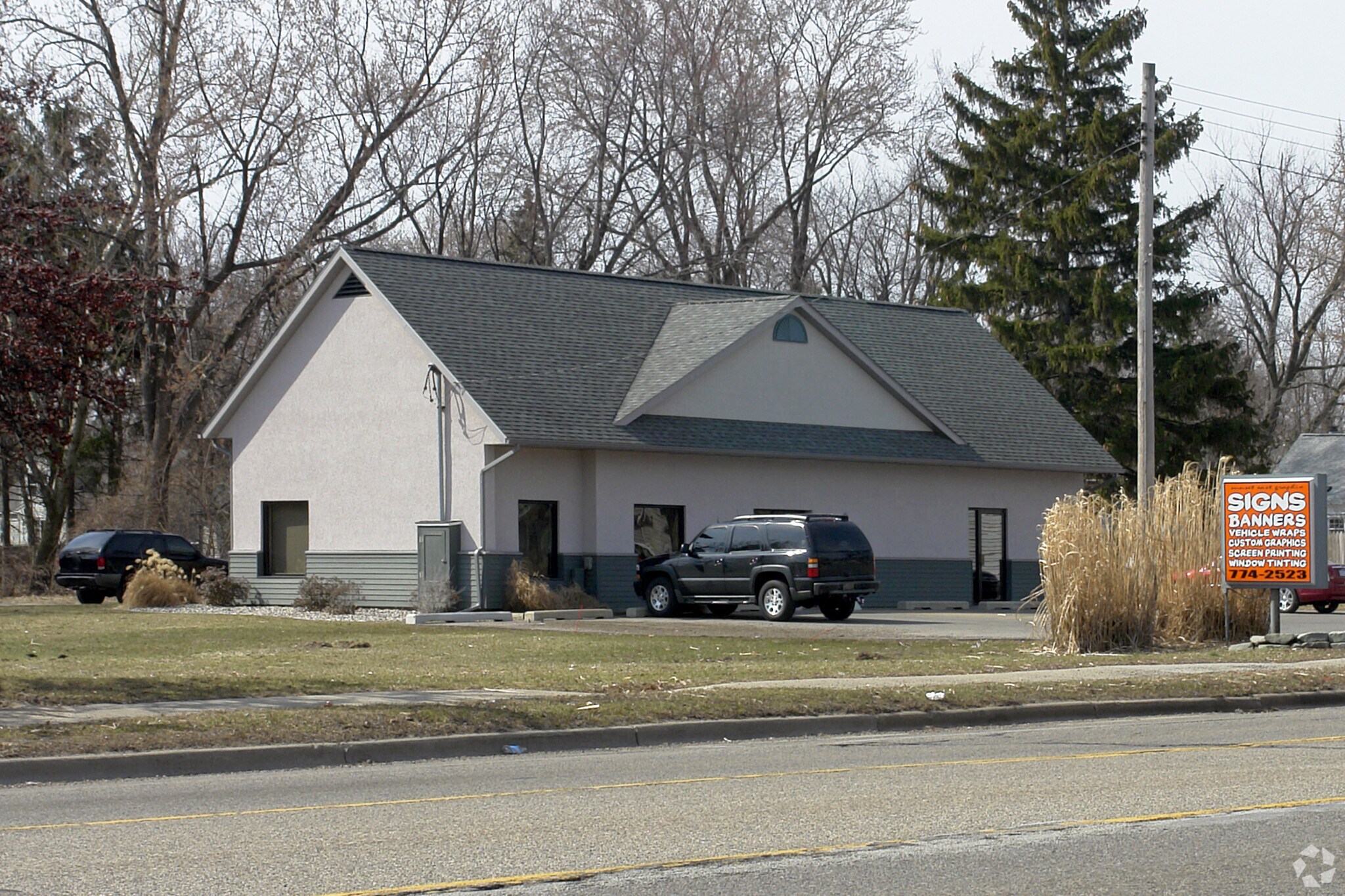 1618 Leonard St NE, Grand Rapids, MI for sale Primary Photo- Image 1 of 1