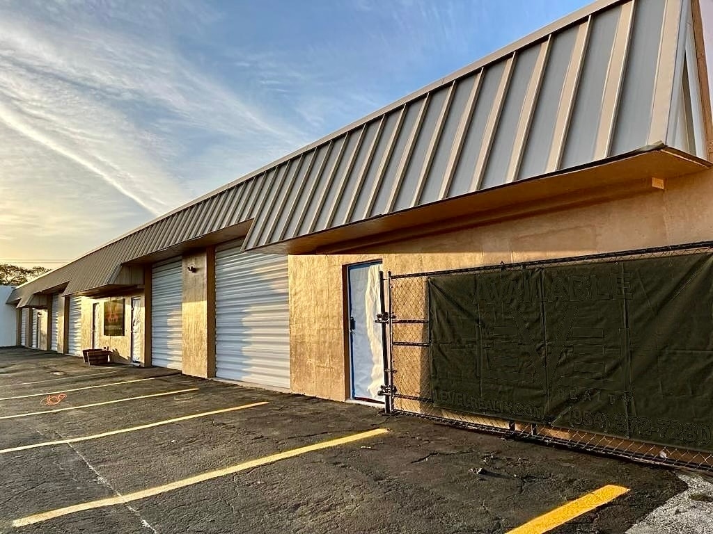 519-533 NE 34th St, Oakland Park, FL for lease Building Photo- Image 1 of 2