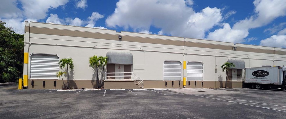 3685-3697 NW 15th St, Lauderhill, FL for lease - Building Photo - Image 3 of 12