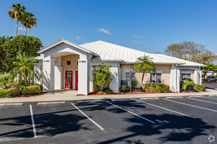 12651 Mcgregor Blvd, Fort Myers, FL for lease - Building Photo - Image 1 of 4