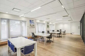 8 Rue Du Sentier, Paris for lease Interior Photo- Image 2 of 12