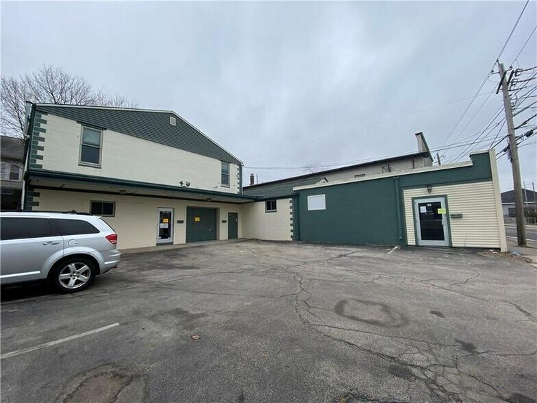 98 Greenville Ave, Johnston, RI 02919