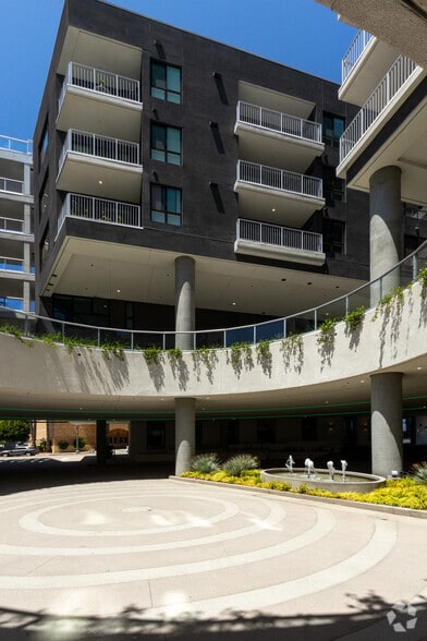 1331 N Cahuenga Blvd, Los Angeles, CA for lease - Building Photo - Image 3 of 84