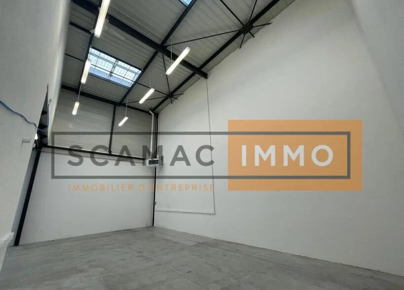 Flex in Collégien for lease - Building Photo - Image 3 of 10