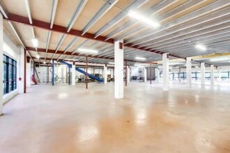 Flex in Le Crès for lease Interior Photo- Image 2 of 2