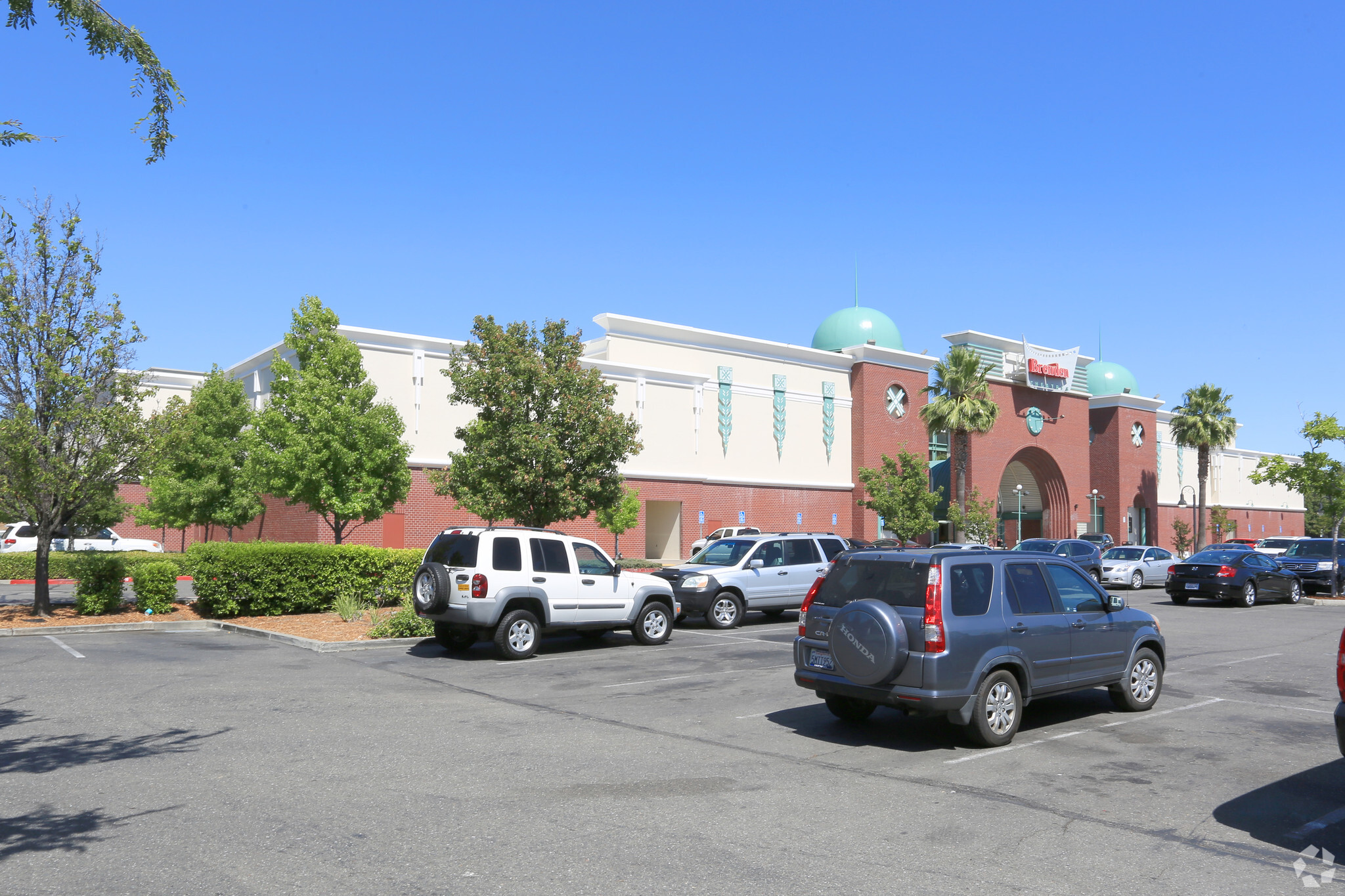 Retail in Vacaville, CA for sale Primary Photo- Image 1 of 1