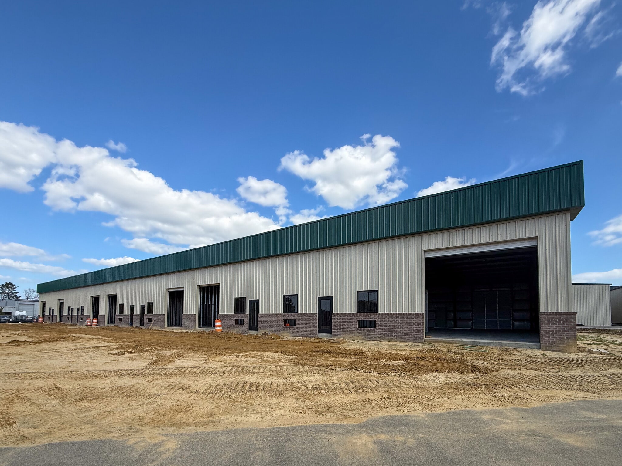 7123 Cross County Rd, North Charleston, SC for lease Interior Photo- Image 1 of 5