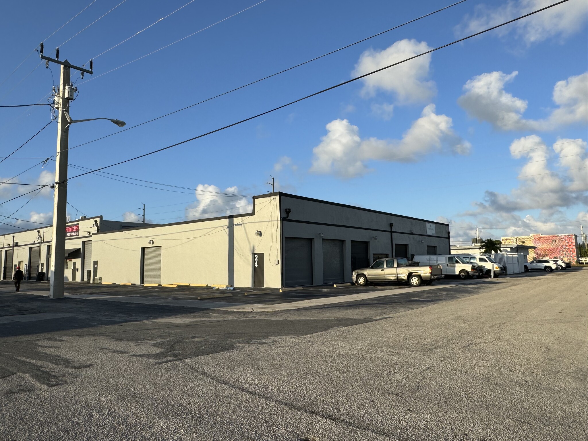 18-24 NW 2nd St, Hallandale Beach, FL for lease Building Photo- Image 1 of 3