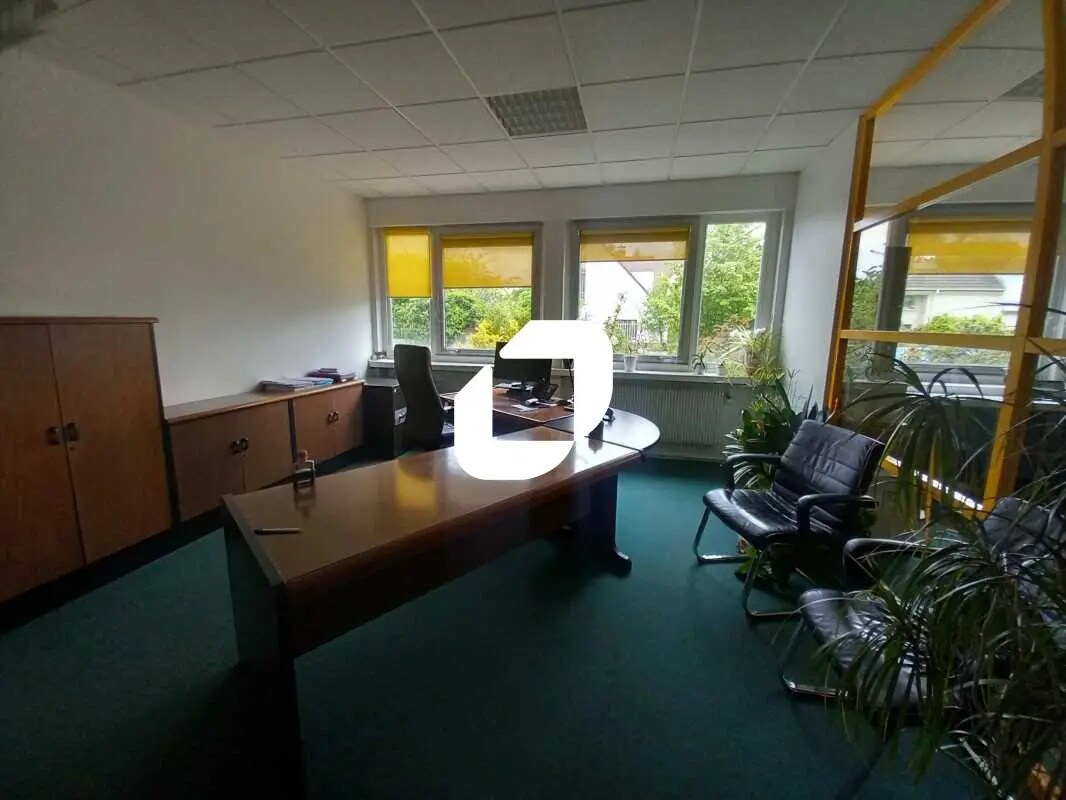 Office in Bagneux for lease Building Photo- Image 1 of 17