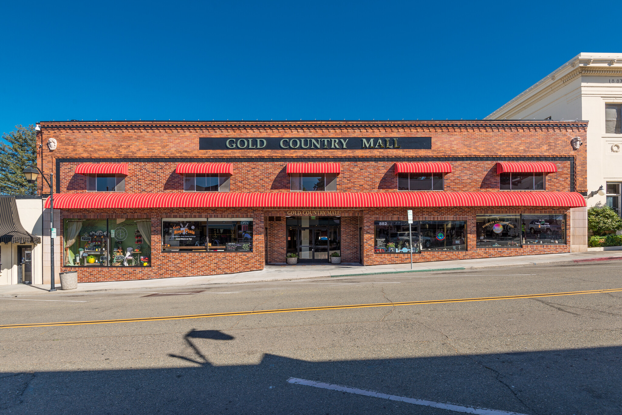 882-886 Lincoln Way, Auburn, CA for lease Building Photo- Image 1 of 4