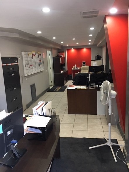 2520 Centre Ave NE, Calgary, AB for sale - Interior Photo - Image 1 of 1