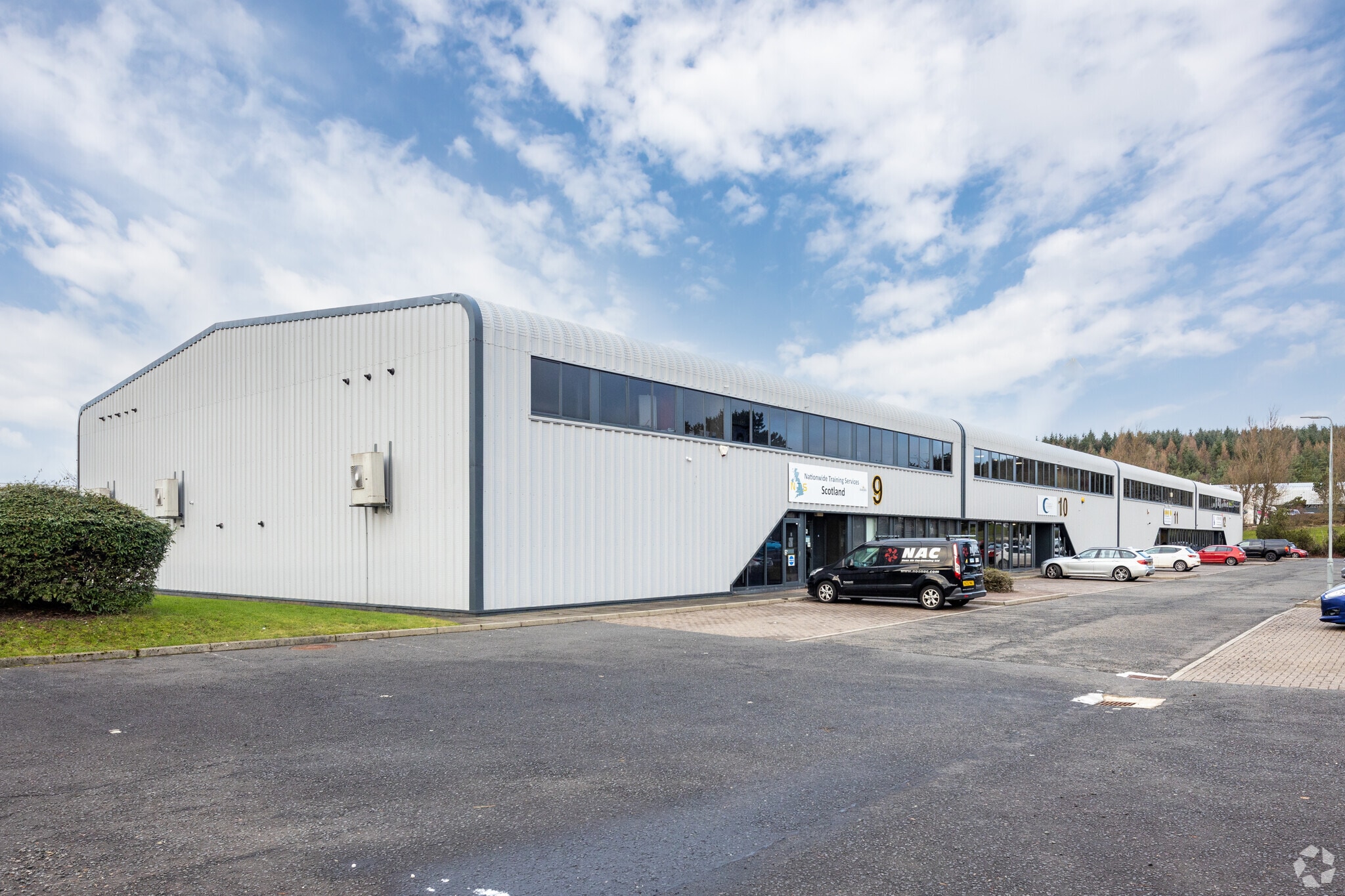 Dunlop Sq, Livingston for sale Primary Photo- Image 1 of 1