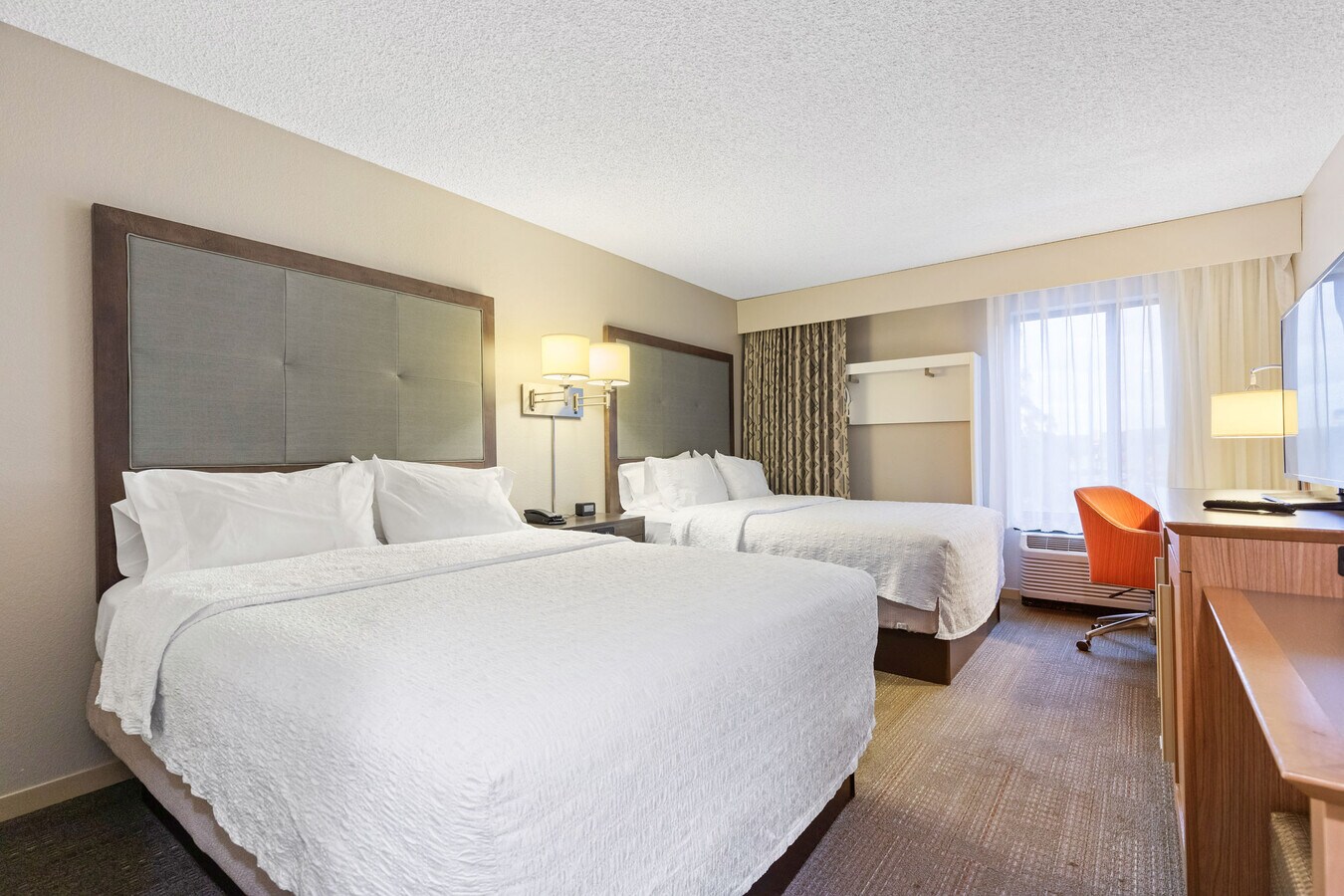 2622 Craig Rd, Eau Claire, WI 54701