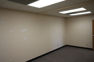 2859 Northpark Ave, Huntington, IN for lease Interior Photo- Image 2 of 4