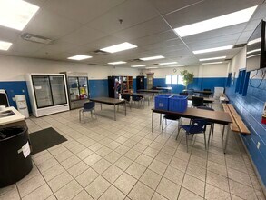 425 Sovereign Rd, London, ON for lease Interior Photo- Image 2 of 8