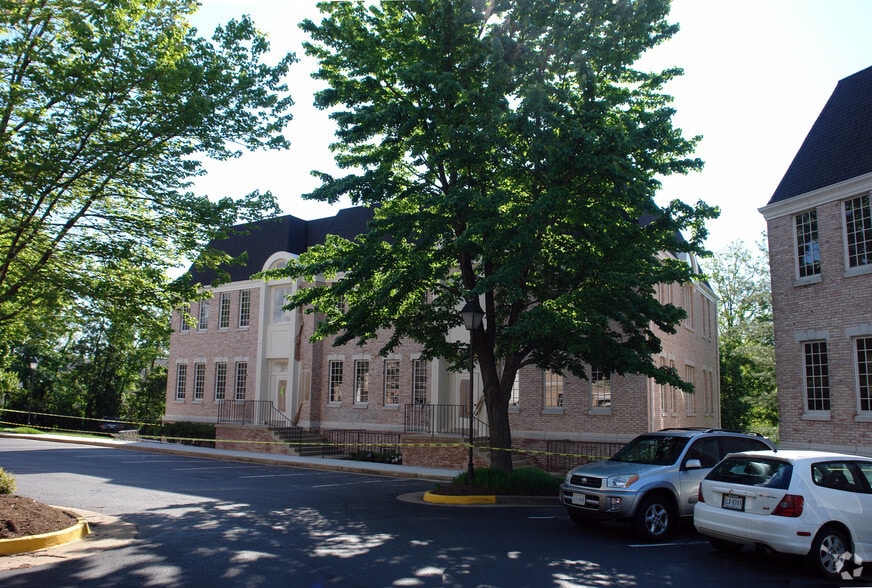 3919 Blenheim Blvd, Fairfax, VA for lease - Building Photo - Image 2 of 7