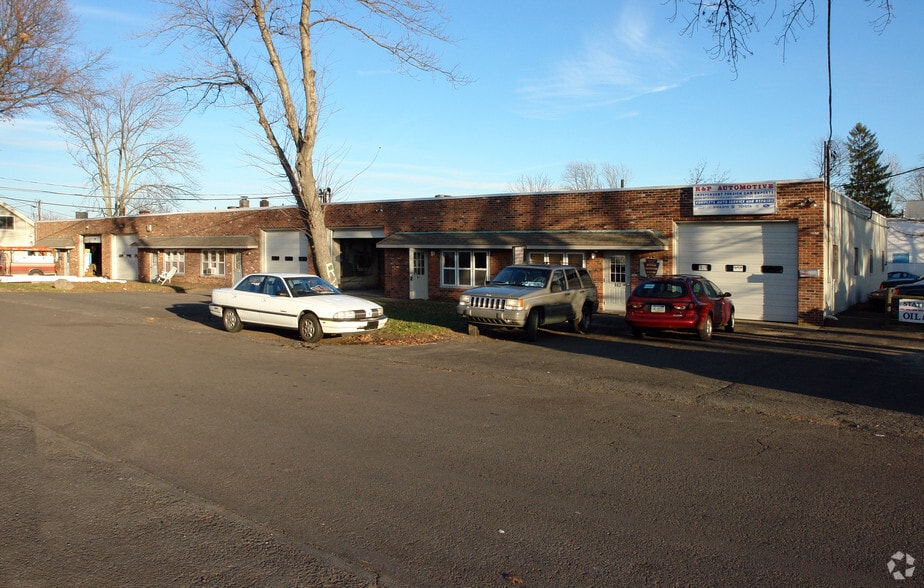 663-671 Mary St, Warminster, PA for sale - Primary Photo - Image 1 of 2