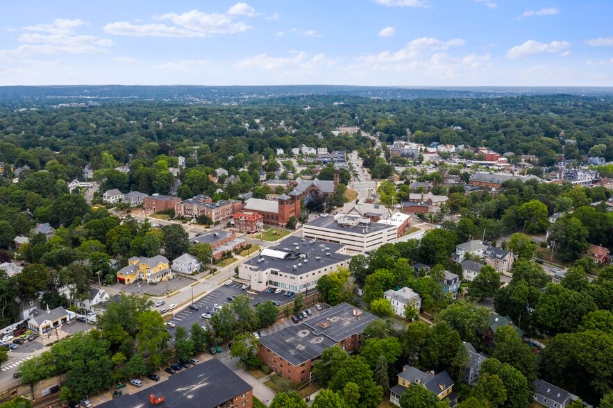 1359 Centre St, Newton, MA for lease - Building Photo - Image 2 of 15