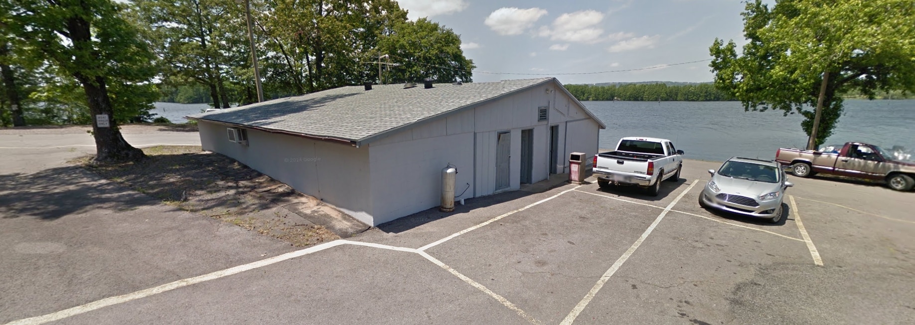 400 Lucky Landing Rd, Atkins, AR 72823