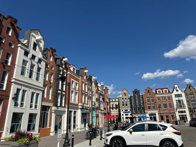 10704 120 St NW, Edmonton, AB for lease - Building Photo - Image 3 of 43