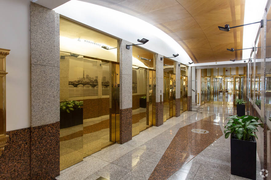 84 State St, Boston, MA for lease - Lobby - Image 1 of 5