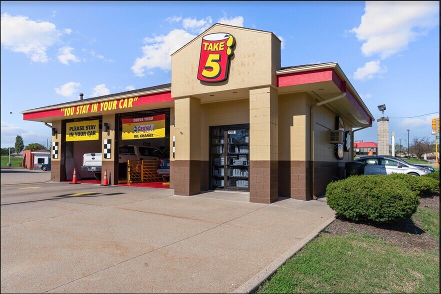 3901-3903 Barring Trce, Peoria, IL for sale - Building Photo - Image 1 of 1