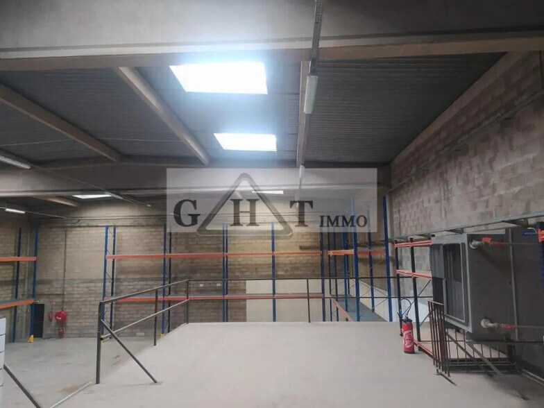 Office in L'HAY-LES-ROSES for lease - Interior Photo - Image 2 of 7